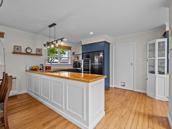 Top Allenton location