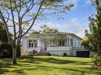 Vendors on the Move – Country Cottage Charm