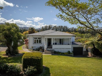 Vendors on the Move – Country Cottage Charm Awai