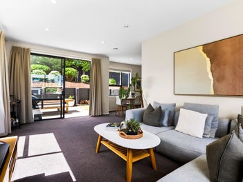 Freestanding Beauty with Indoor-Outdoor Flow