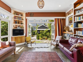 SUN, SPACE & SOUL IN WADESTOWN