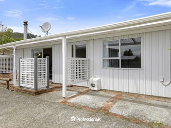 FULLY RENOVATED SUPER STARTER/ INVESTMENT