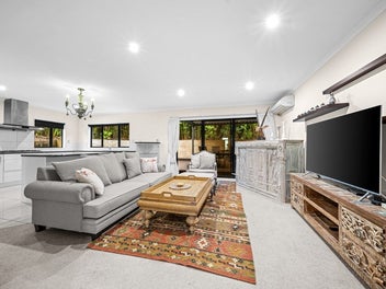 Elegant seaside sanctuary in Orewa