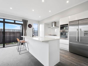 Reserve & School - Right outside your back door