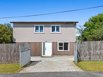 Commanding Coastal Views