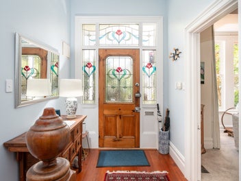 TIMELESS CHARACTER & EFFORTLESS LIVING