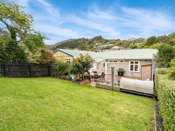 BEAUTIFULLY REJUVENATED BUNGALOW