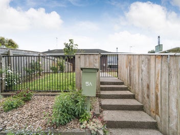 Fresh, Easy-Care Milson Living