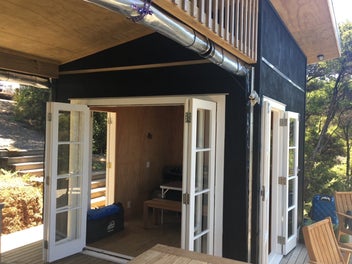 Panoramic views, stylish cabin, secluded paradise