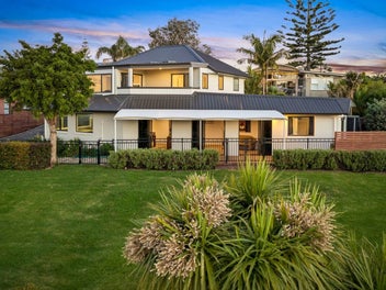 Estuary & Reserve Views = X Factor in Spades!