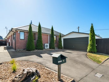 Last weekend to view before Auction 4th Dec 6pm!