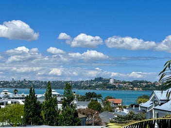 The perfect downsizer with beautiful views