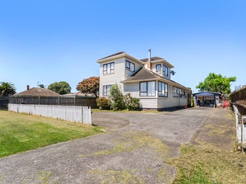 Family Home on 827sqm to Renovate or Develop