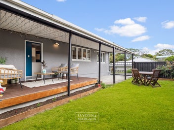 Solid 1950's "Stucco" Classic