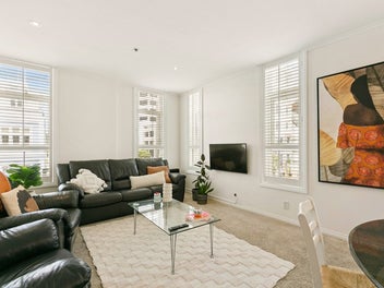 INVESTOR ALERT !! WATERFRONT APARTMENT !!