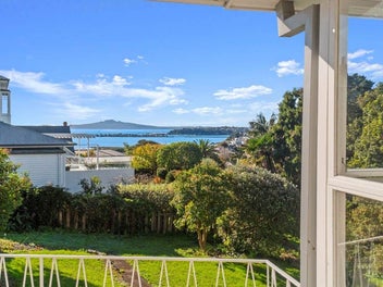 Unparalleled Remuera Position with Harbour Views