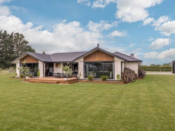 Private, peaceful, lifestyle living