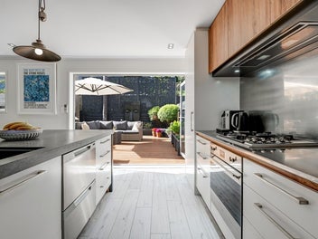 Motivated Vendors - Be in for Christmas!