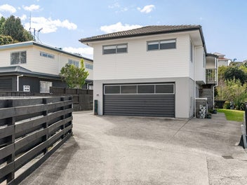 Vacant Possession, Be In For Christmas!