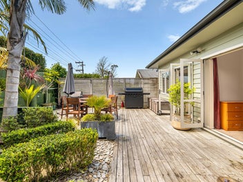 Scenic Views. Effortless Living.