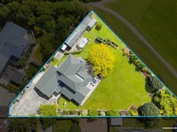 Tranquil Views, Modern & Convenience