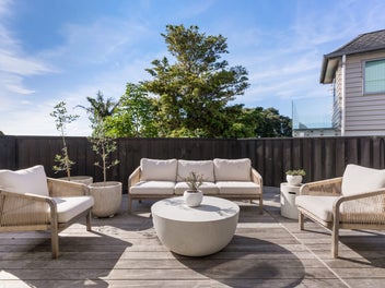 OWNERS WANT TO SEE A SOLD STICKER - NOW!!!