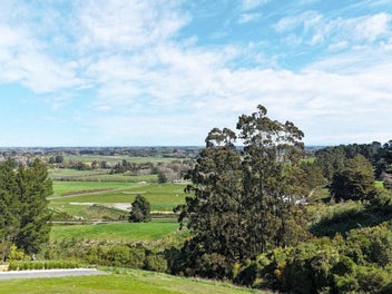 Vendor is on the move, must be sold