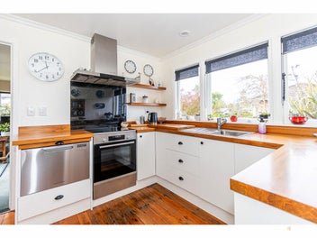 Immaculate 3-bedroom home with style