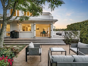 Elegance and Charm - Wow!