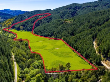 Ultimate lifestyle with bonus forestry
