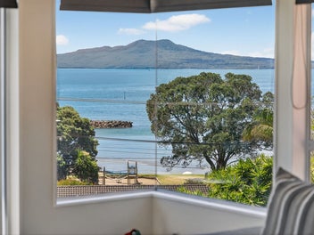 Freehold Coastal Gem with Stunning Sea Views