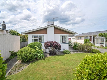 Easy living close to town