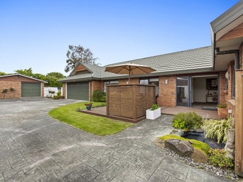 Elegant family living with mountain views