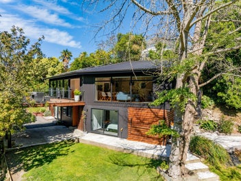 Contemporary Command