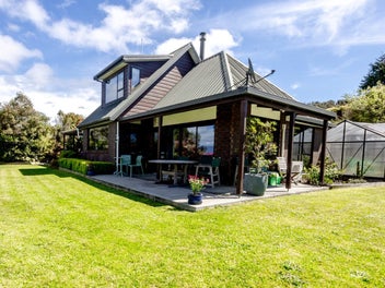 Two dwellings with spectacular views