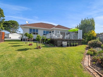 FLAT 1292 SQ METERS ON GLEN ALMOND STREET