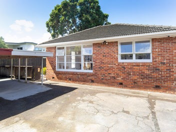 Sunny Brick & Tile Gem