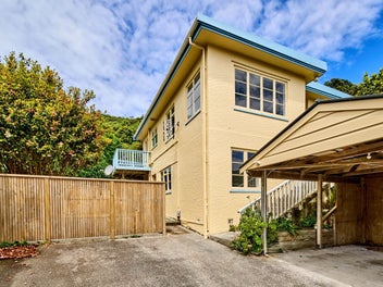 Home and Income – Vendor Very Motivated!