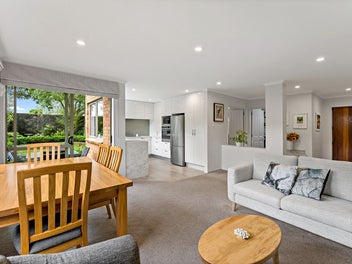 Auction Brought Forward 2pm Wed 26th!