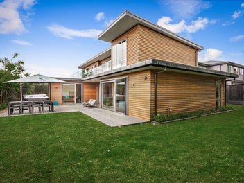 Searingly Contemporary Architectural Elegance