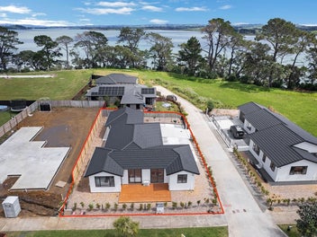 Brand New Freehold Coastal Retreat in Glenbrook!