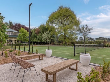 Stunning homestead, exceptional value awaits!