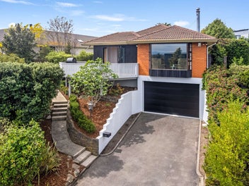 Contemporary Warmth Meets Cashmere Views