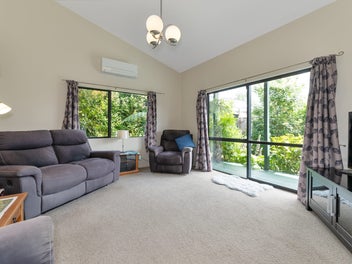 Fabulous, Freestanding, First Home in Lynfield