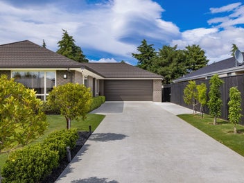 Position. Privacy. Pure Marlborough living.