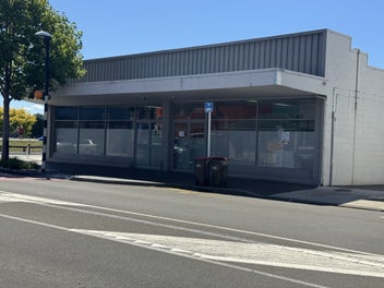 Image 1 of 6