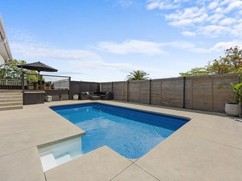 The One With the Pool, the Rumpus and the View!