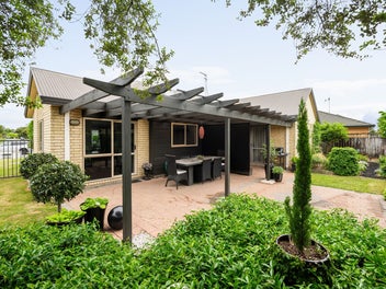 Immaculate Family Home in Prime Location