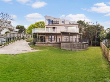 Urgent Sale – Builders & Developers Must Inspect!