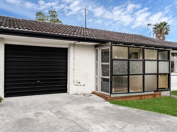 Affordable Brick & Tile in a Peaceful Cul-de-Sac!